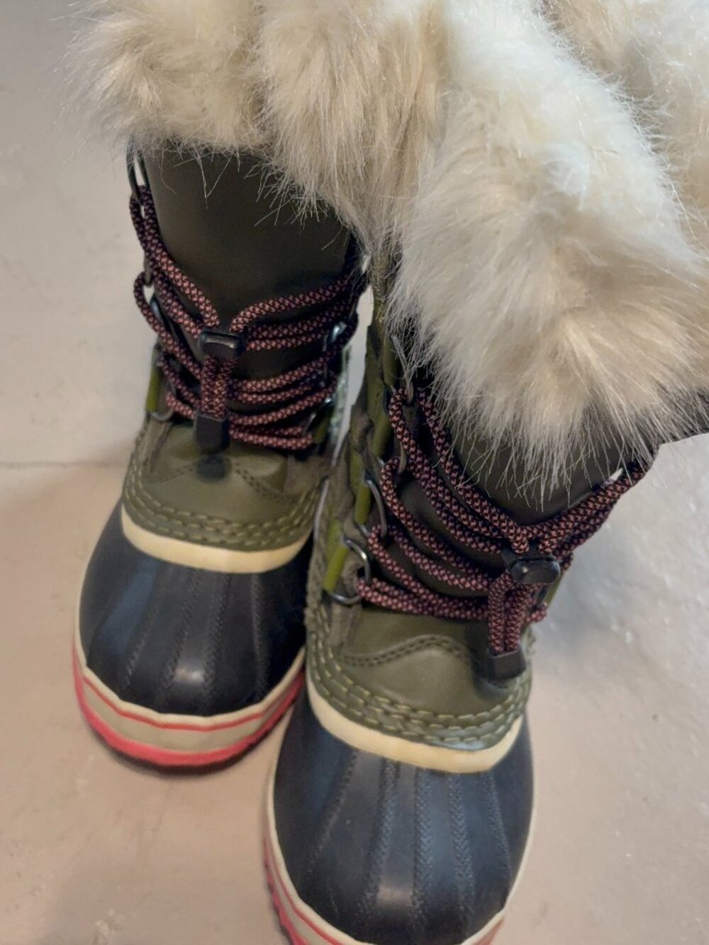 Sorel boots with fur